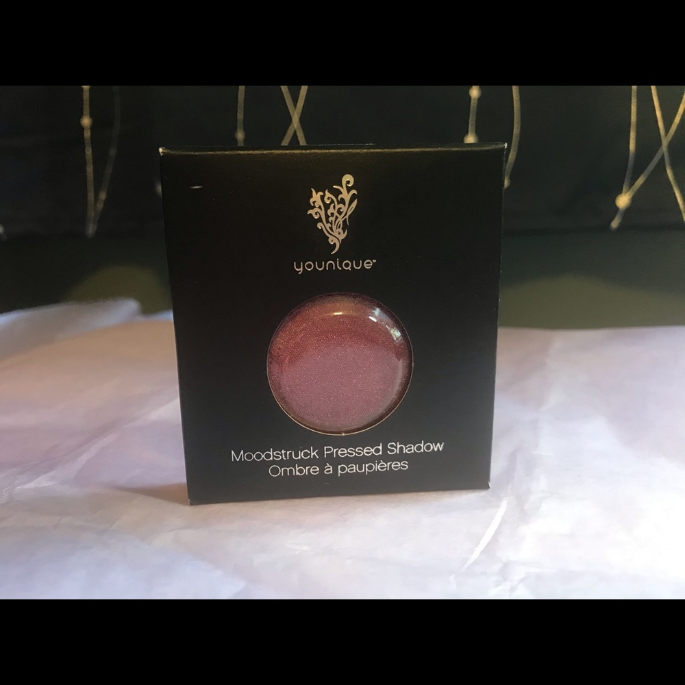 Younique Moodstruck Pressed Shadow - Ostentatious